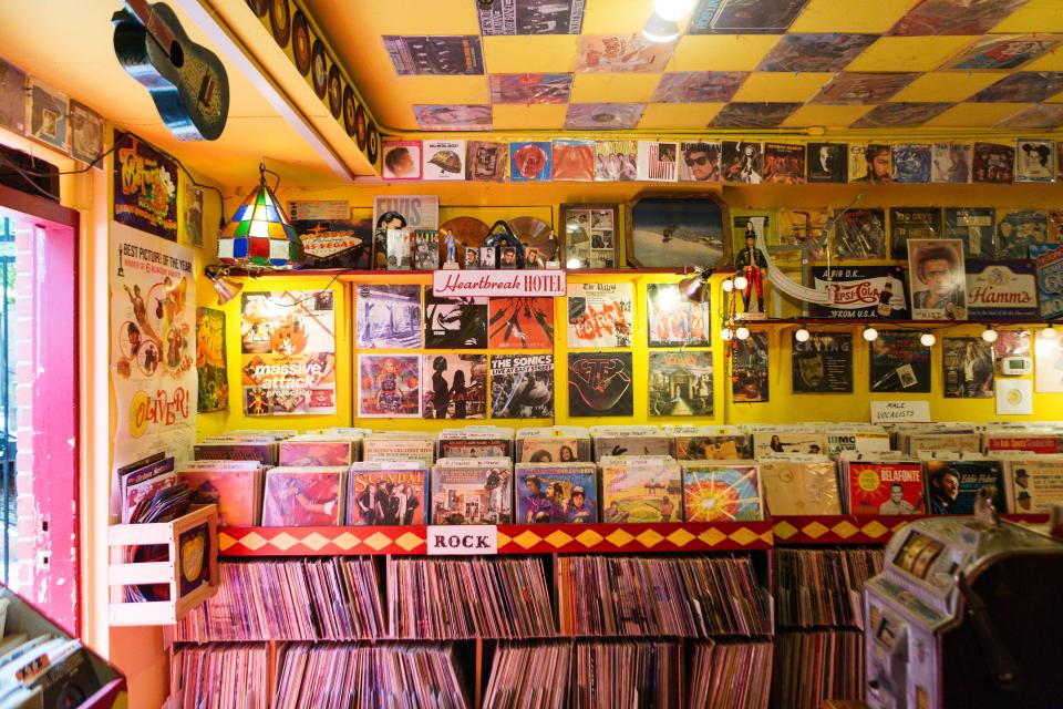 Shop Old Sacramento Waterfront